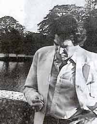 Enrique Rocha interpretó al influyente columnista Raymundo Herrera en Morir en el golfo (Dir. Alejandro Pelayo, 1989)