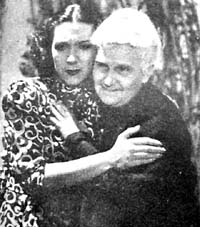 Julieta Palavicini y Sara García en Mi madrecita