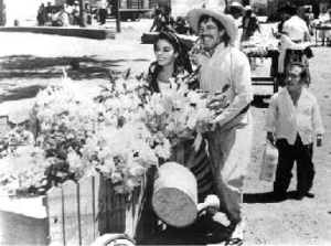 Marina Camacho, Germán Valdés Tin Tan y René Ruiz Tun Tun en escena de El violetero