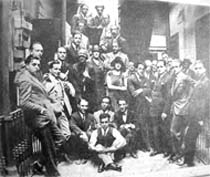 Fotografía tomada el 2 de septiembre de 1926, después de la exhibición privada de la película El cristo de oro