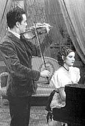 Adolfo Girón y Carmen Guerrero en Sobre las olas (1932)
